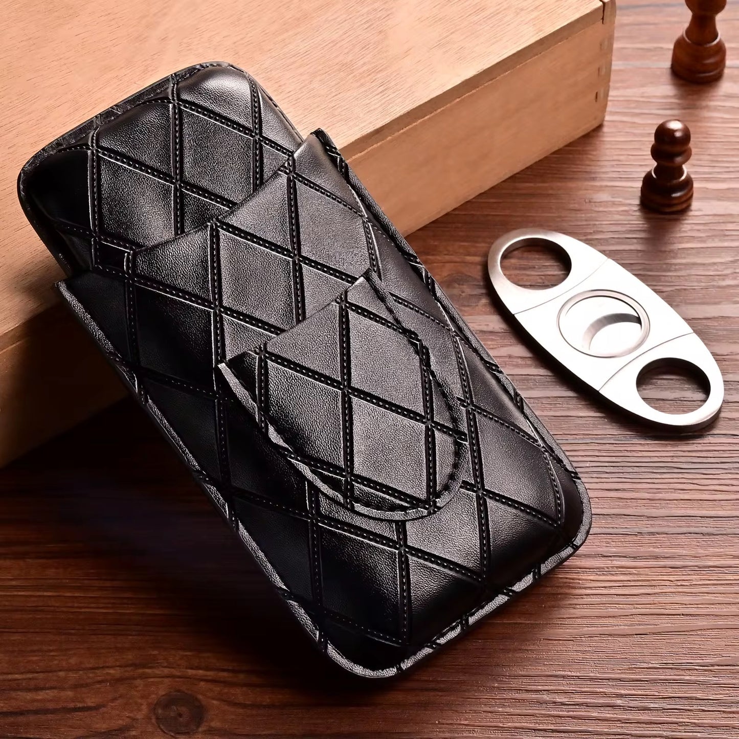 Premium 3-Pocket Leather Cigar Holder – Includes Cutter